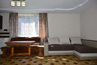 Дома для отпуска Хатина в Карпатах Верховина Таунхаус с 2 спальнями-25